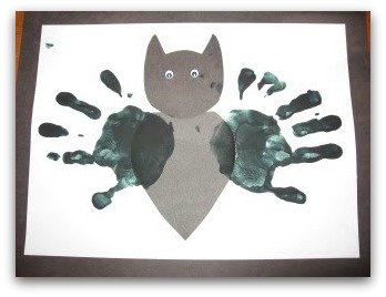 bat handprint craft