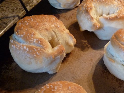 easy breakfast ideas to take to new moms - homemade bagels