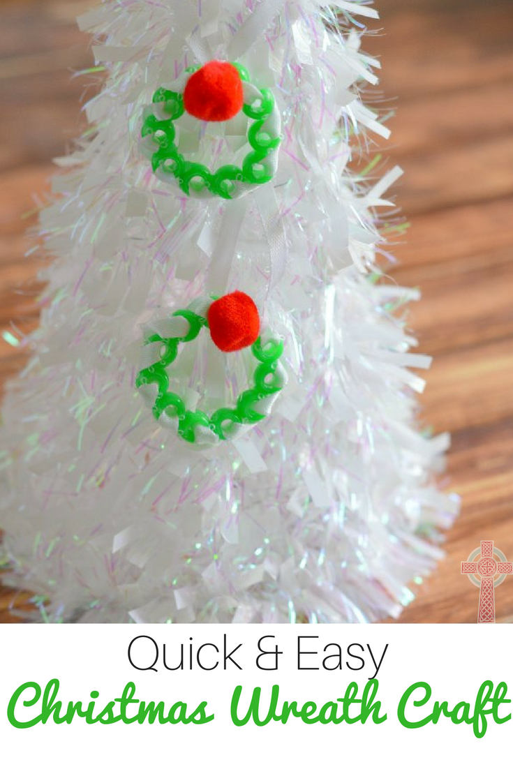 Ready to fight cabin fever? This Christmas Wreath Craft for Kids is quick and easy - but lots of fun. Perfect for decorating your tree or using as a pretty gift tag. 