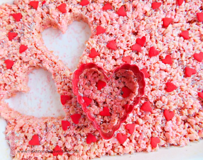 Have fun with your family making these Valentine's Day Treats! Easy and delicious!