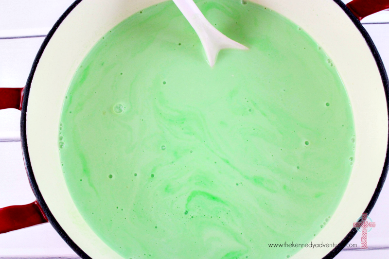 Irish Frosties are the perfect dessert for your St Patrick's Day party!