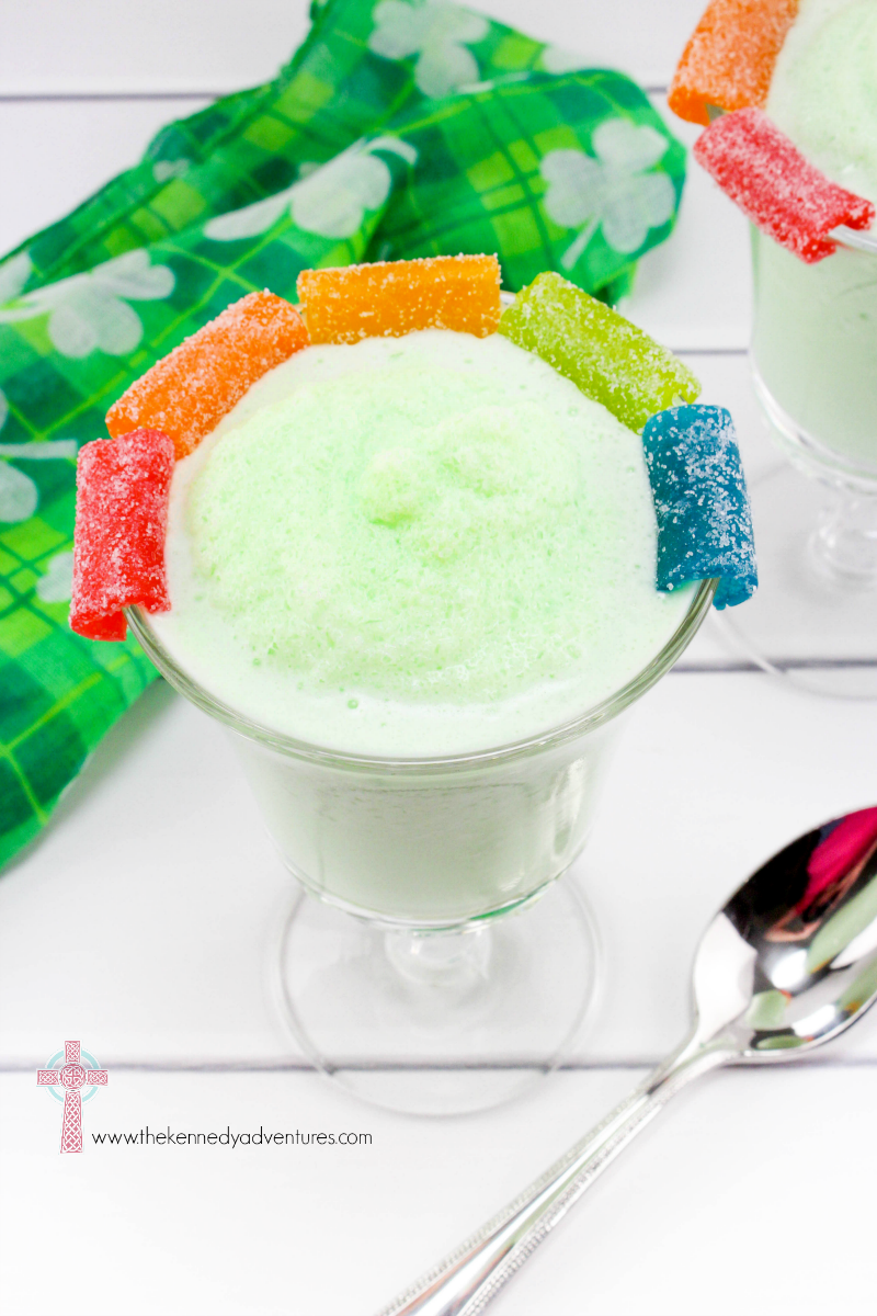 Irish Frosties are the perfect dessert for your Saint Patrick's Day party!