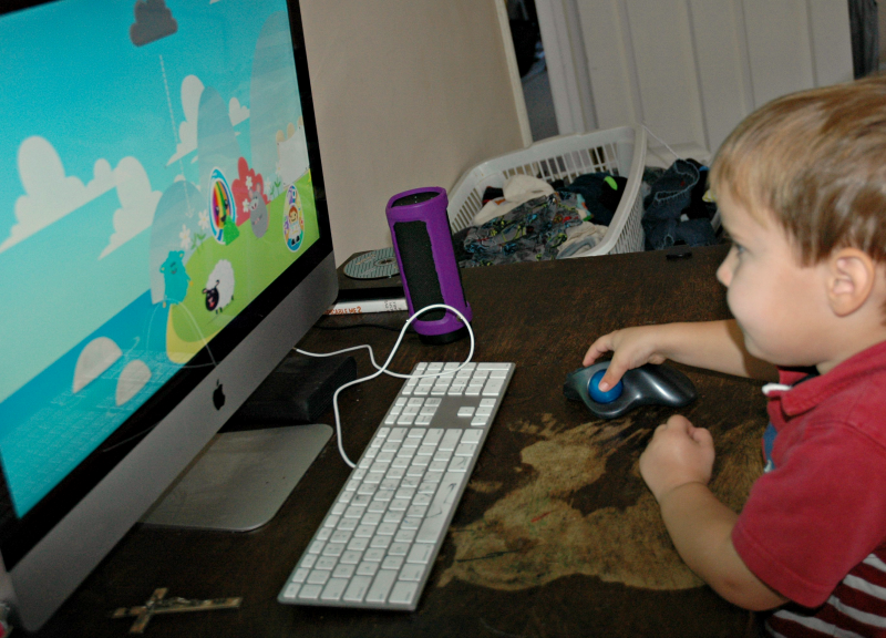 Looking for a GREAT online reading game for your preschooler? Our Daniel LOVES Reading Eggs Junior -- head over and grab your FREE 4 week trial.